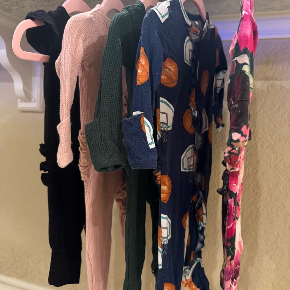 POSH PEANUT ruffle butt onesie bundle. Size 0-3 months.